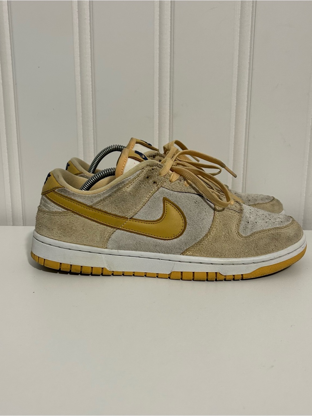 Nike Low Top Sneakers in Beige and Mustard gold